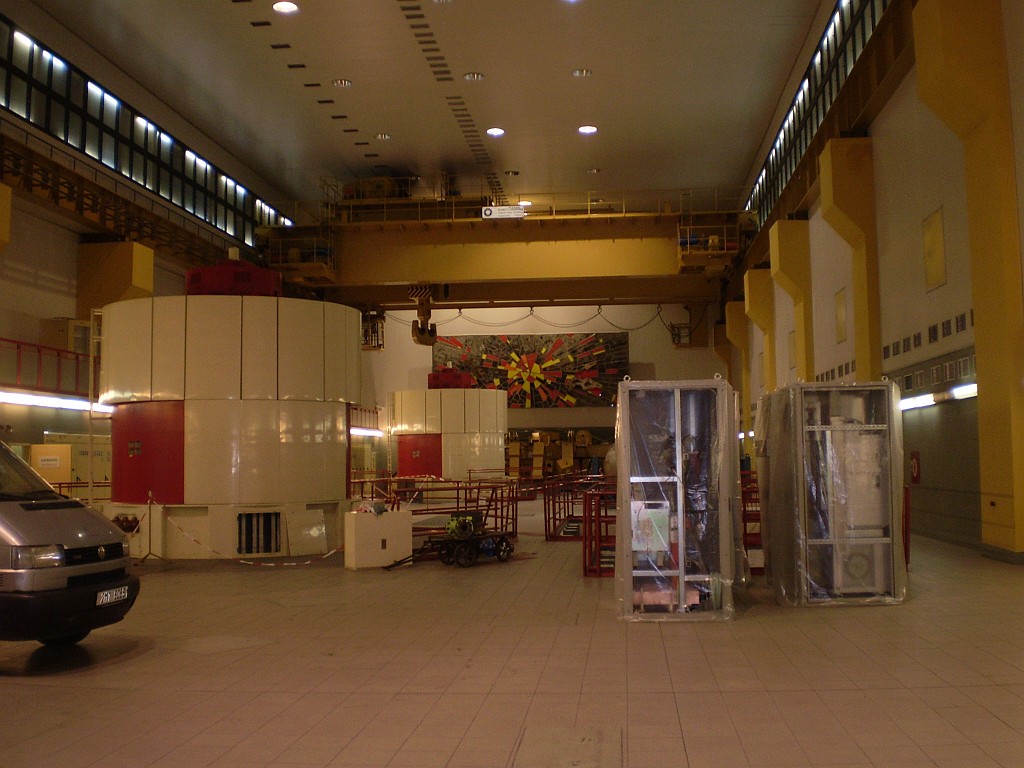 129-kaverna s turbinami-300 m pod povrchem.jpg